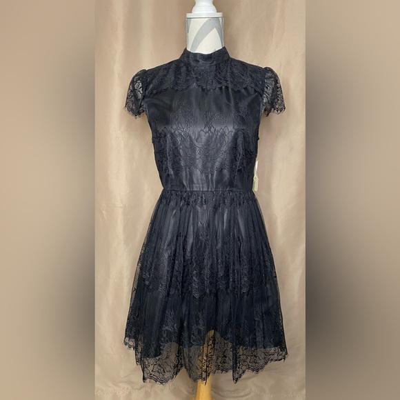 Forever 21 Dresses & Skirts - New Forever 21 Medium Black Lace Cocktail Dress